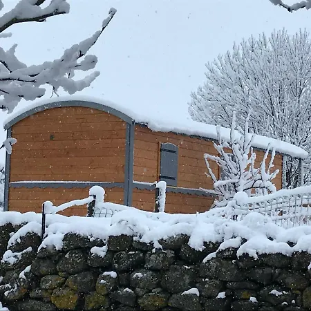 La Roulotte Au Fond Du Pre * Coltines